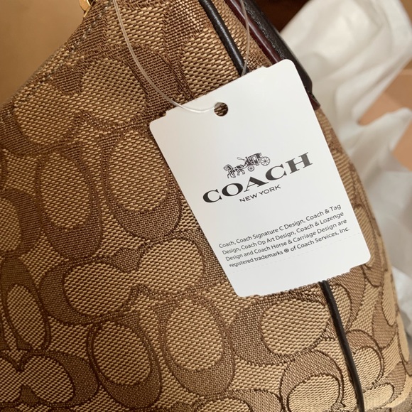 Coach - Picture 5 of 7